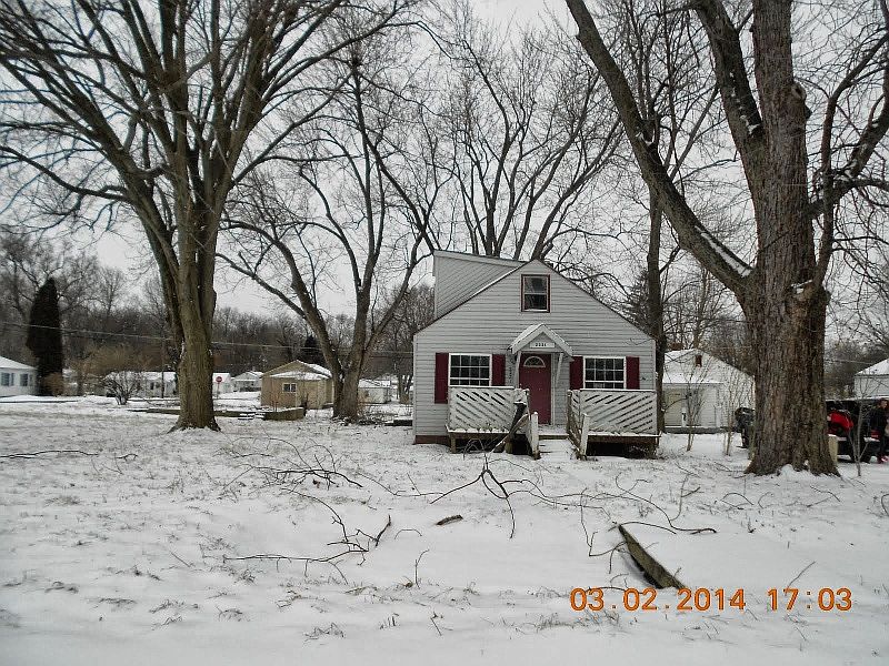 1st image of 2221 E Princeton Ave