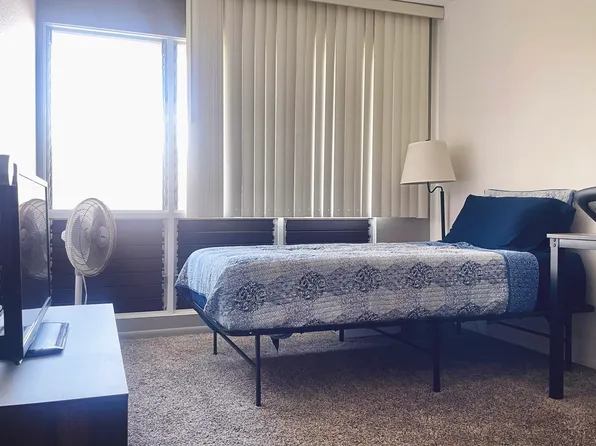 98-1377F Kaahumanu St, Aiea, HI 96701