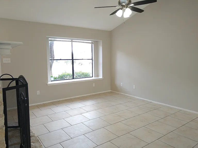 1813 Laurel Path — Photo 9