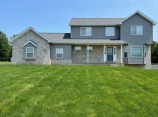 13049 Keweenaw Ct, Linden, MI 48451