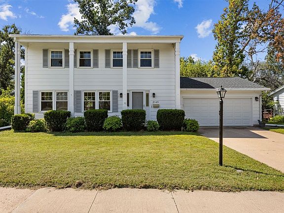 3rd image of 2145 Birchwood Dr NE