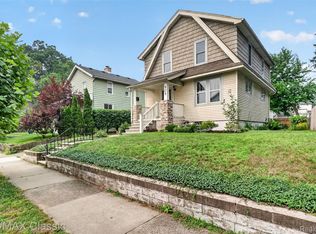 909 Fernwood Rd, Royal Oak, MI 48067