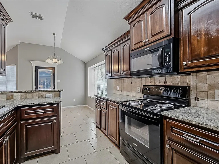 7926 Elk Dr — Photo 8