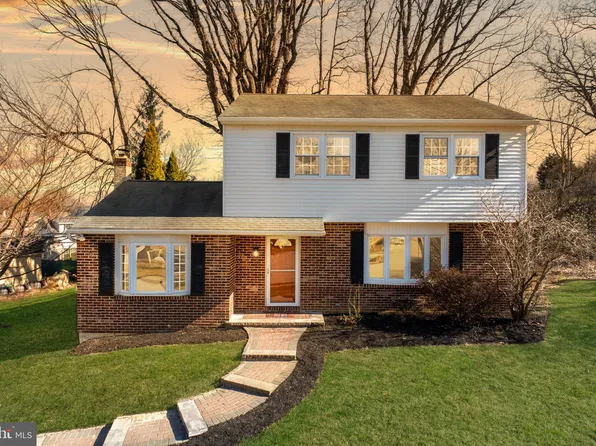 209 Valley View Ln, Downingtown, PA 19335