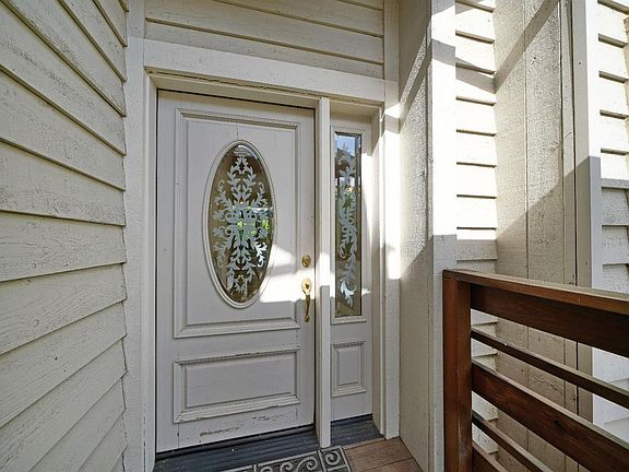 4th image of 3080 Camerosa Cir