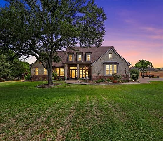 1st image of 207 Park Place Cir