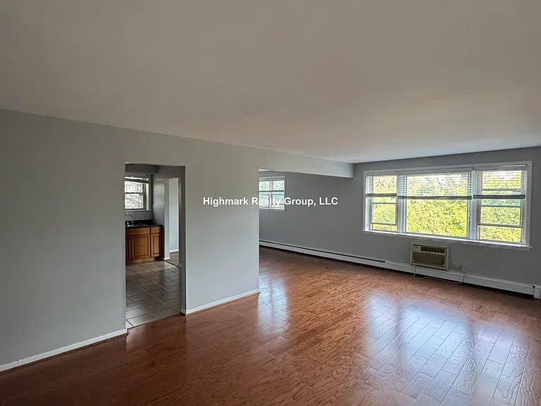 8644 Skokie Blvd #302A — Photo 4