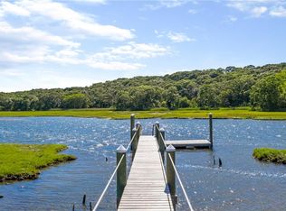 93 Circuit Dr, Narragansett, RI 02882