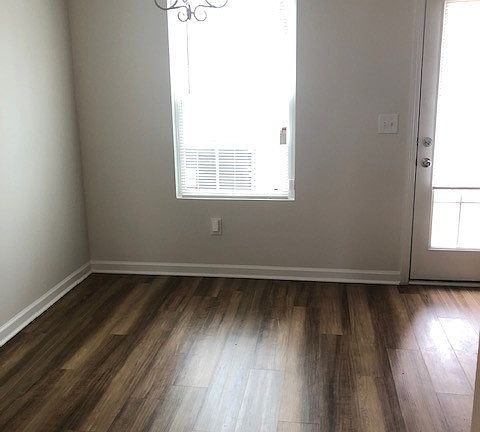 5th image of 308 Dill Ln Unit C1