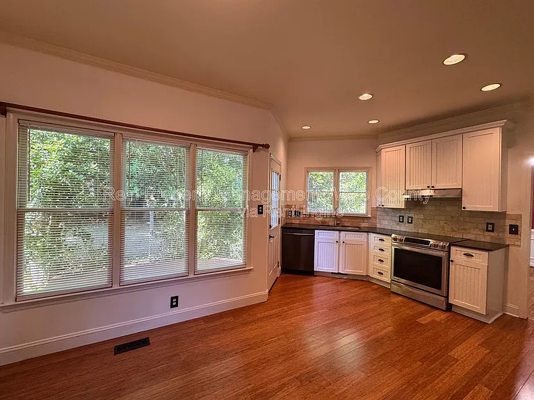 102 Powder Mill Ct — Photo 4