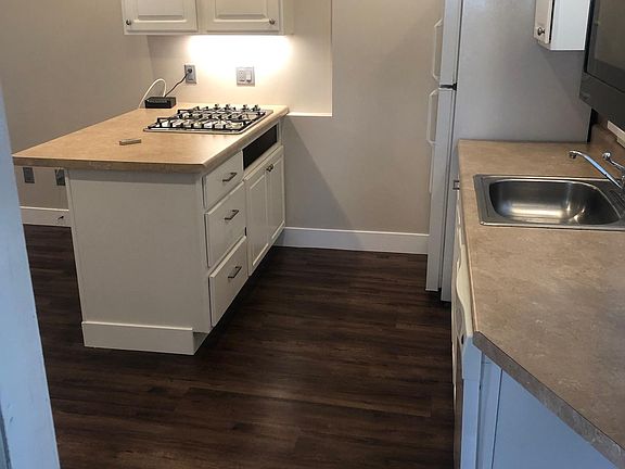 Kitchen view from entry door.