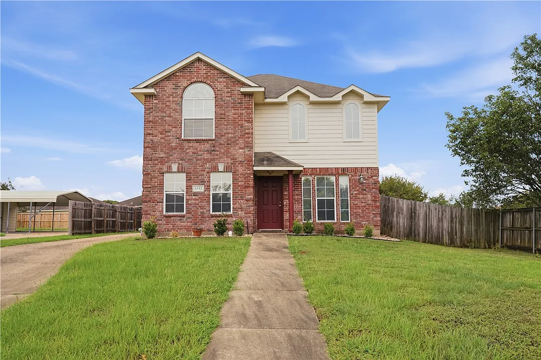 4 bed, 3.5 bath, 1718 sqft, $1,995 — Photo 1