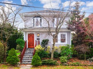 98 Brown Rd, Scarsdale, NY 10583