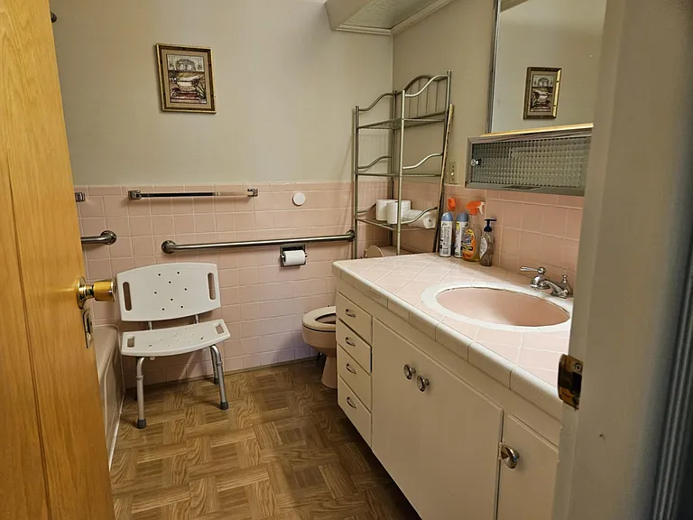1465 E Spring Ln — Photo 16
