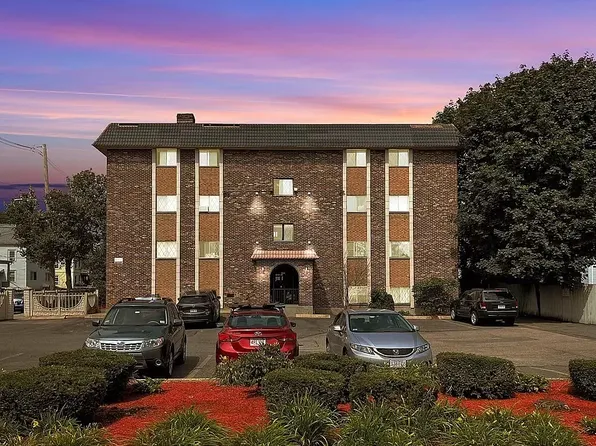 303 Lowell St APT 11, Somerville, MA 02145