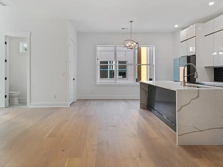 1215C Ireland Ave #C — Photo 6