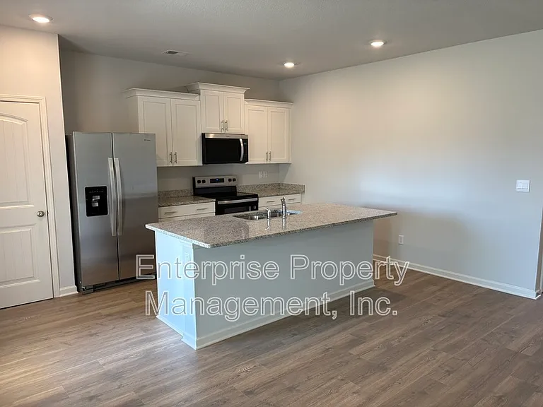 250 Kipling Dr — Photo 3
