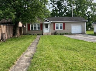 214 W Dayton Dr, Fairborn, OH 45324