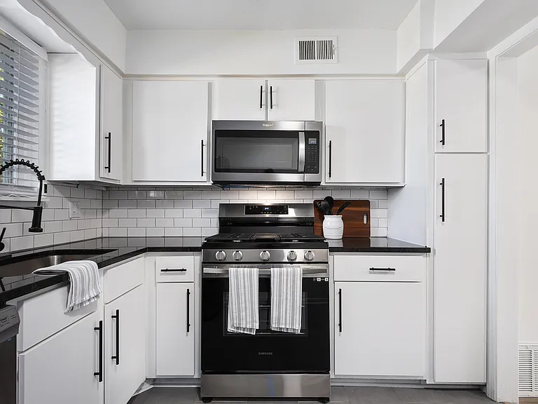 Fox Run Apartments — Photo 6