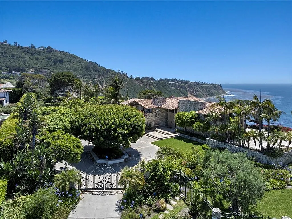 Building Photo - 709 Paseo Del Mar