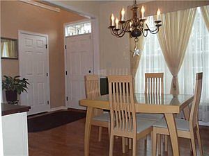 5th image of 28 Greenside Dr
