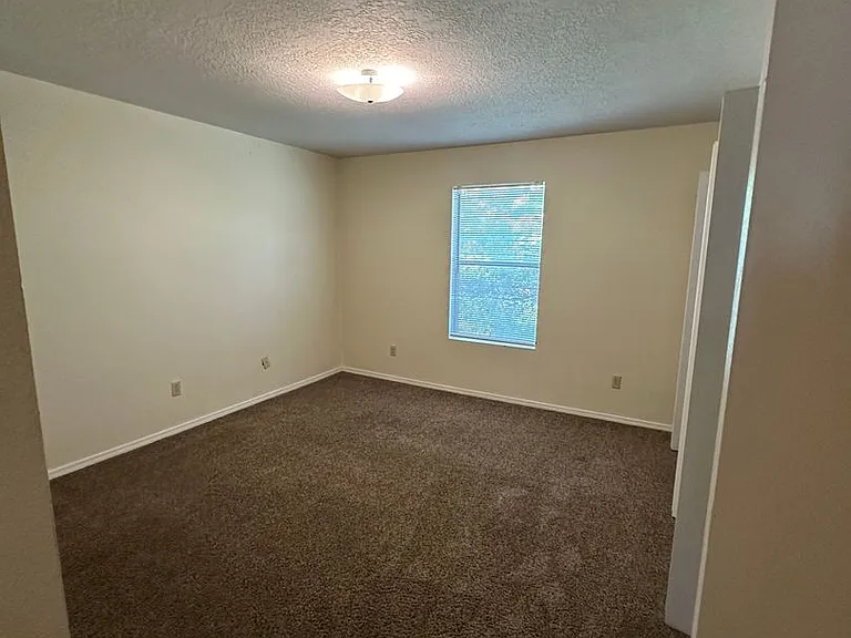 Echols 1500 - Sedona Apartments — Photo 8