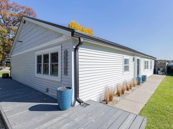 50938 N Shore Dr, Elkhart, IN 46514