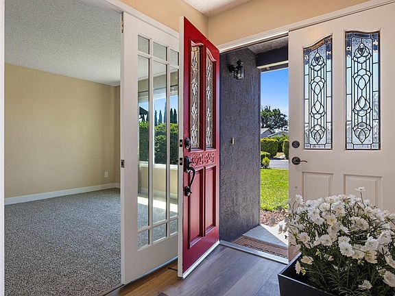5th image of 82 Newport Way