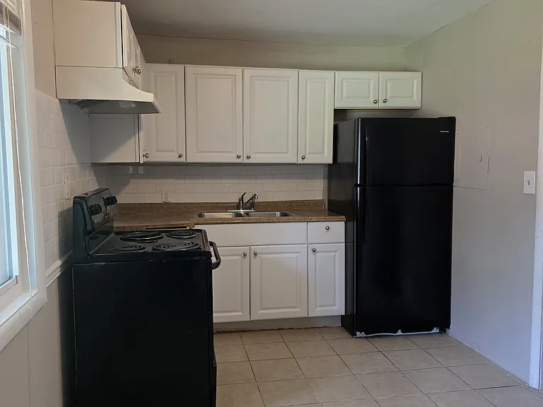 1610 Line St #3 — Photo 2
