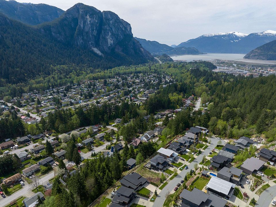 2098 Crumpit Woods Dr, Squamish, BC V8B 0T6 MLS R2774974 Zillow