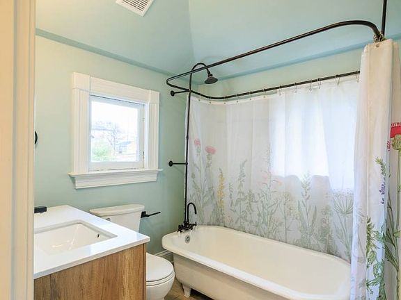 4th image of 1111 Glenview Dr