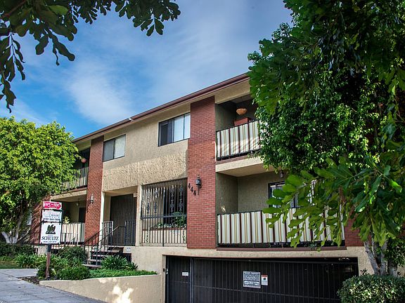 2nd image of 444 E Tujunga Ave #208