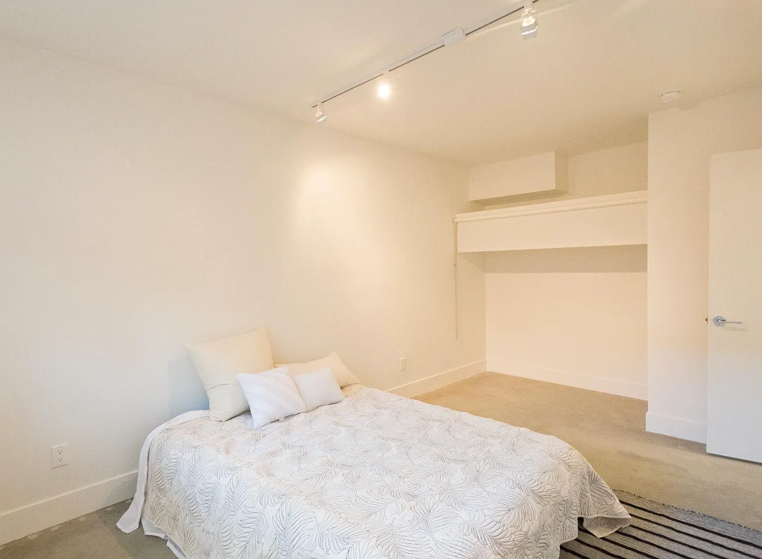 2703 Bellevue Ave — Photo 1