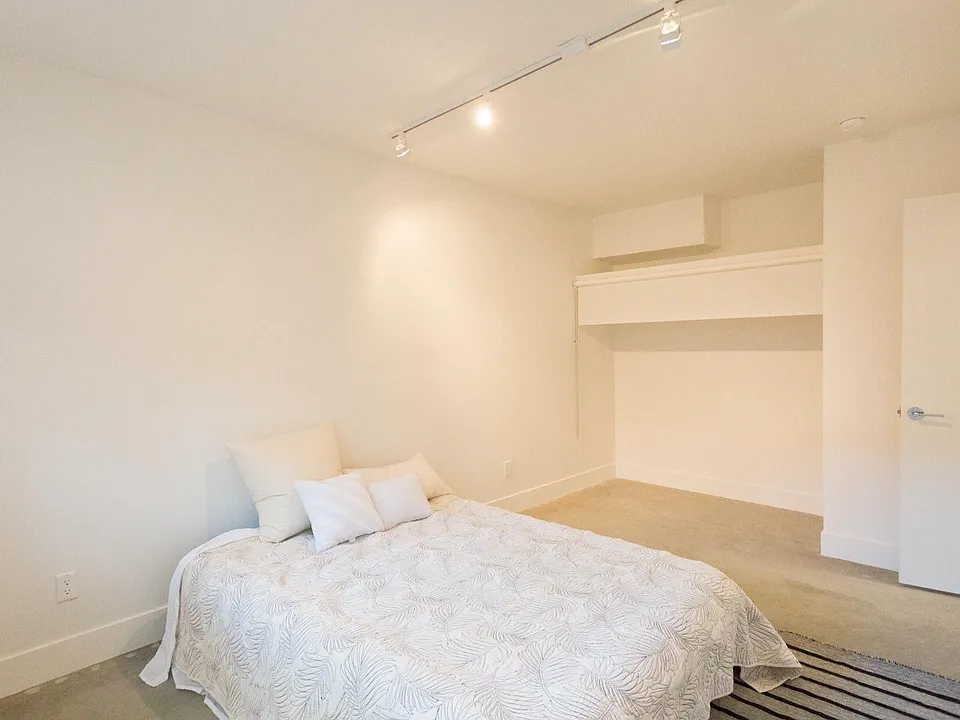 2703 Bellevue Ave #2