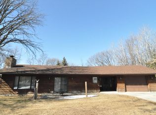 38946 Beach St, Warroad, MN 56763