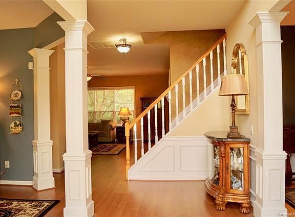 2nd image of 3549 Manor House Dr