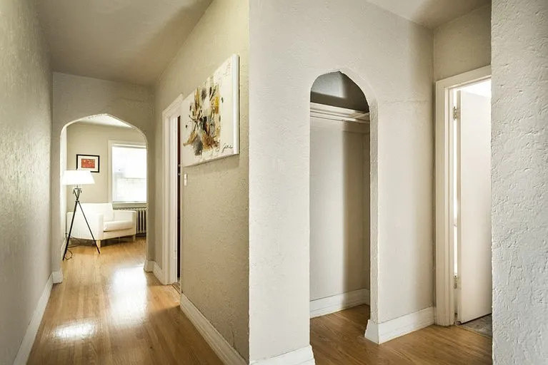 1 bed, 1.0 bath, $1,021 — Photo 4
