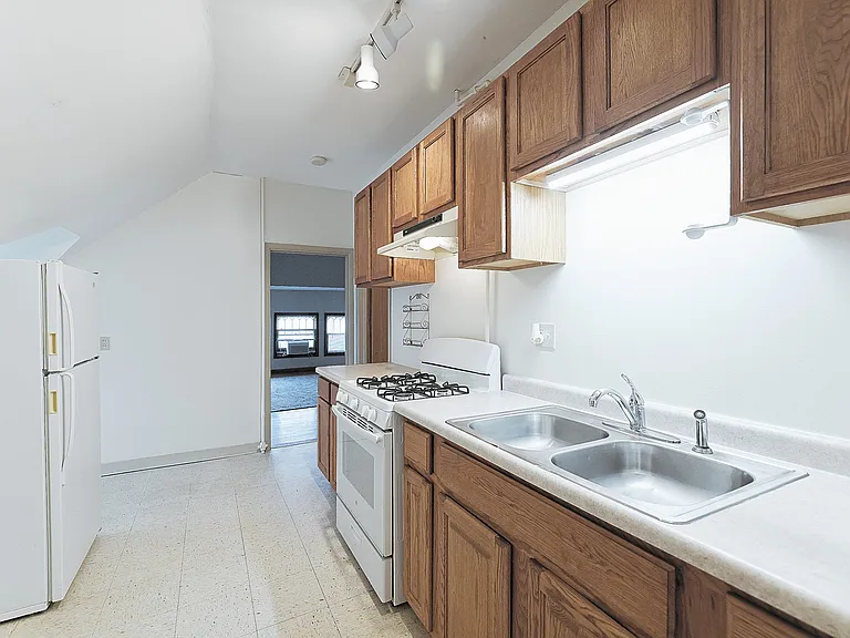 1745 E St #3 — Photo 19