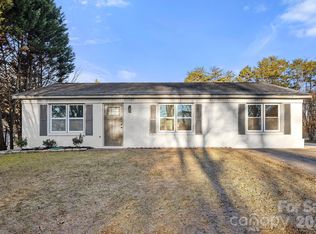 220 Valleybrook Ln, Troutman, NC 28166