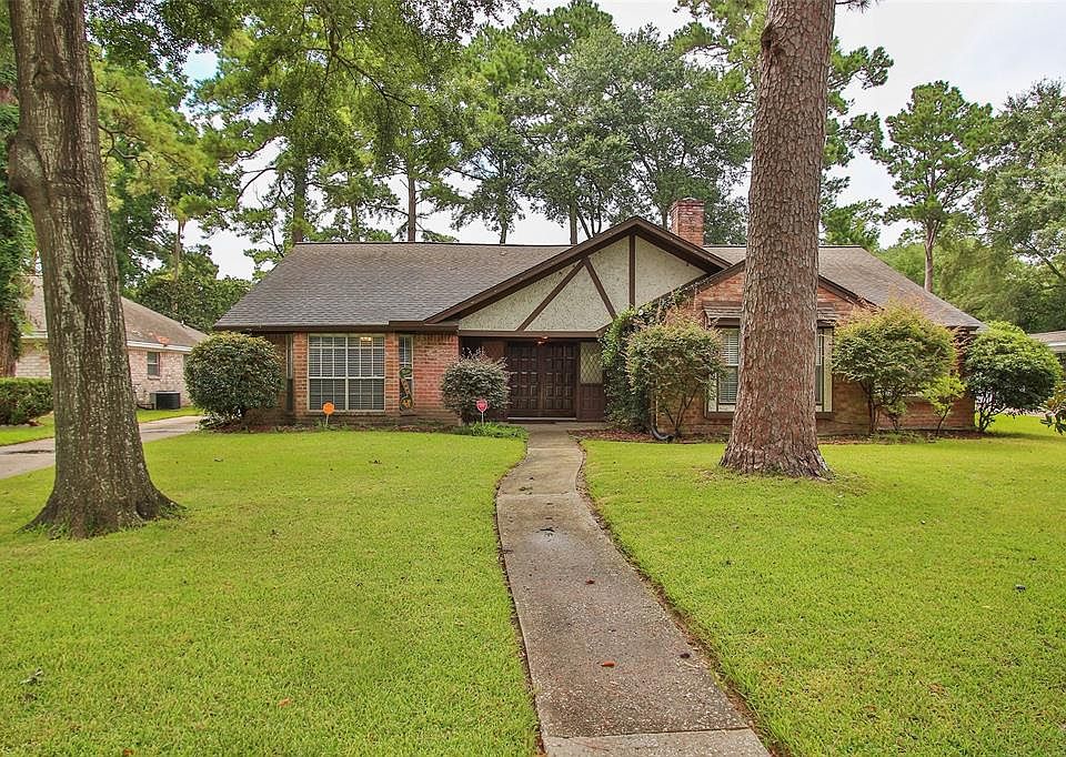 Welcome home to 4610 San Bernadino st.