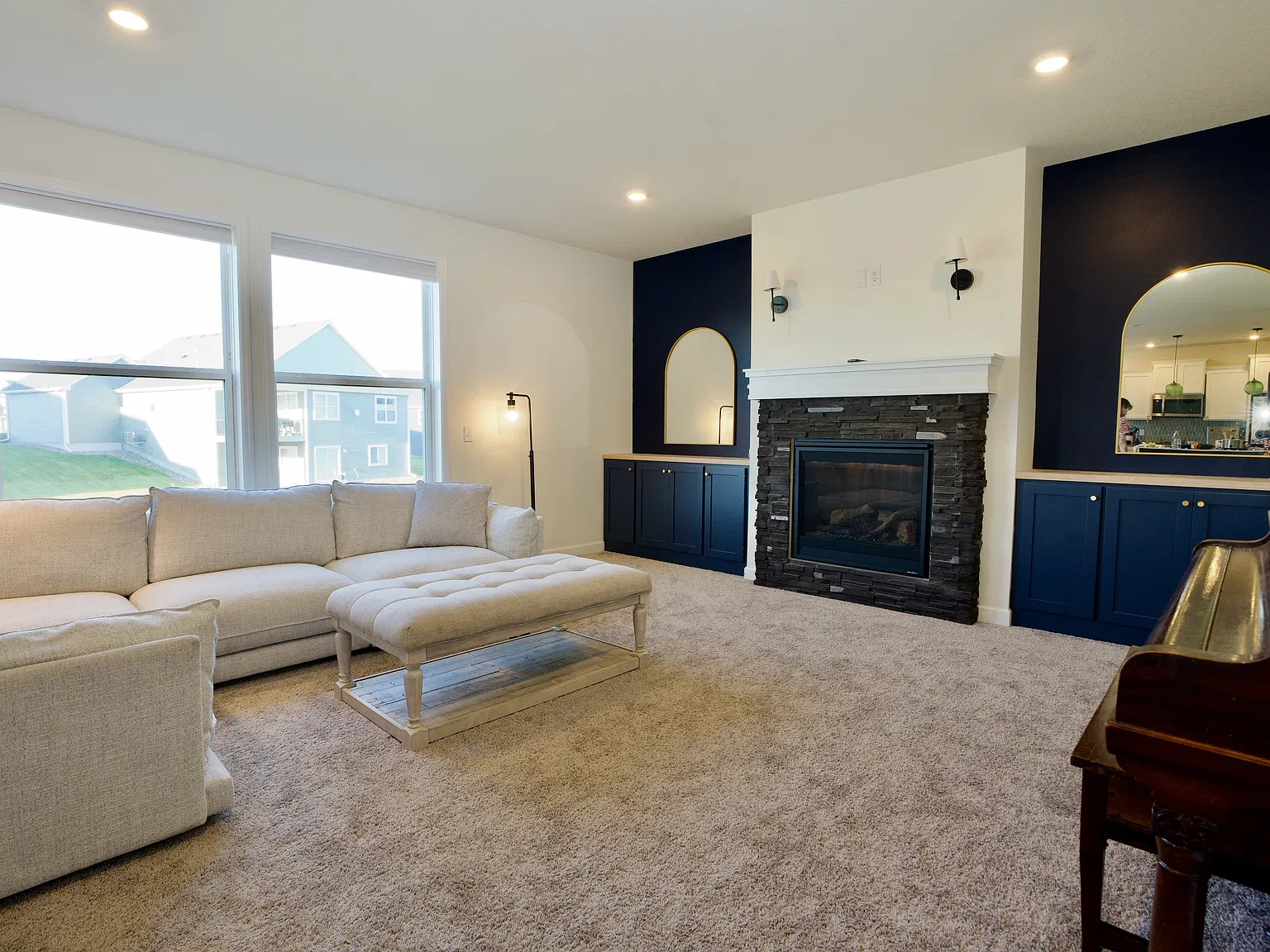 5 bed, 3.5 bath, 3417 sqft, $3,650 — Photo 3