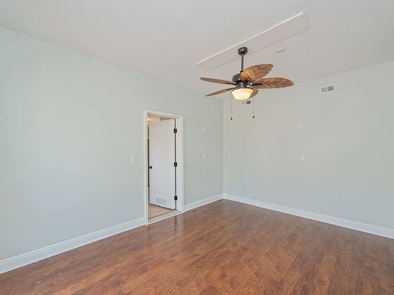 272 Calusa Blvd — Photo 17