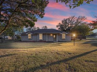 340 Windy Meadow Dr, Cedar Hill, TX 75104