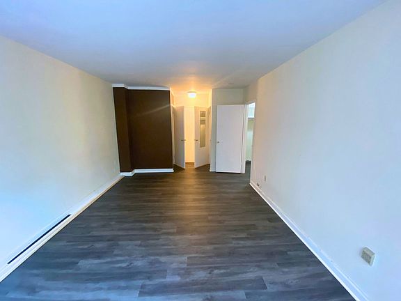 4th image of 1111 Arlington Blvd W #335
