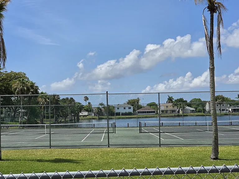 Community Tennis Courts