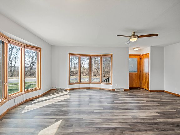 4th image of 700 W 4th St