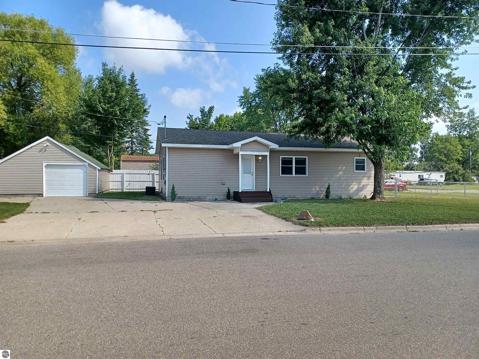 1101 Dandy St, Cadillac, MI 49601 Zillow