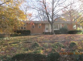 6159 NE Meadow Lane Cir, Kansas City, MO 64118