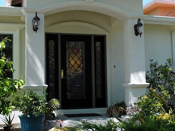 Entryway / Exterior