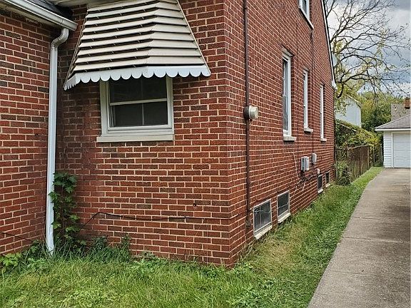 4th image of 4099 E 106th St